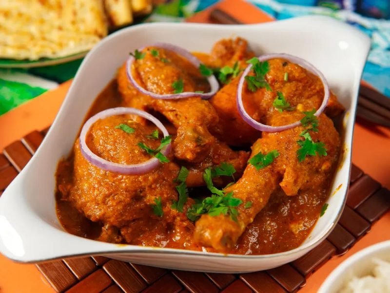 Fricassée de poulet au curry et lait de coco